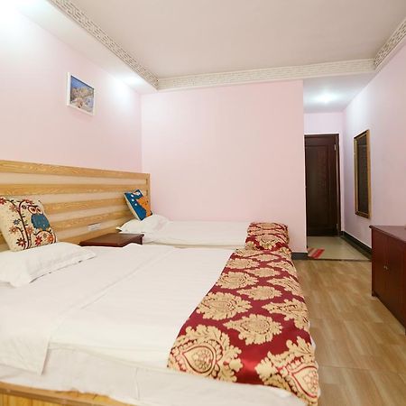 Fawlty Towers Hotel Dương Sóc Ngoại thất bức ảnh